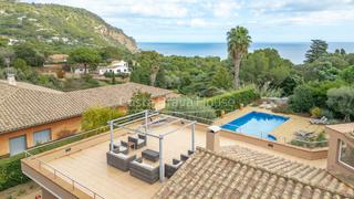 Haus  Carrer ses falugues. Casa mediterránea de lujo con piscina, vistas al mar y jardín pr