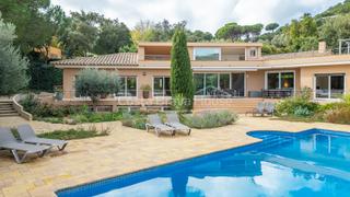 Maison  Carrer ses falugues. Casa mediterránea de lujo con piscina, vistas al mar y jardín pr