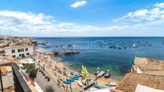Maison  Carrer del noi gran. Propiedad con vistas al mar en venta junto a la playa de port bo