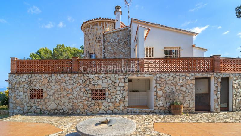 Foto 0d46bf17-b2e0-4a5f-a3b4-c6b2da817906. Casa con riscaldamento parcheggio piscina in Pals