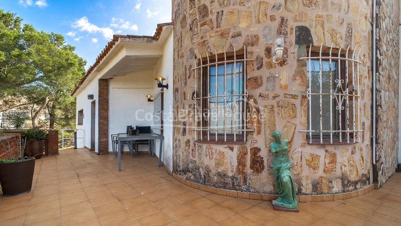 Foto a7284dbe-6e5f-4f5d-b770-fd1ea61c03e7. Casa con riscaldamento parcheggio piscina in Pals