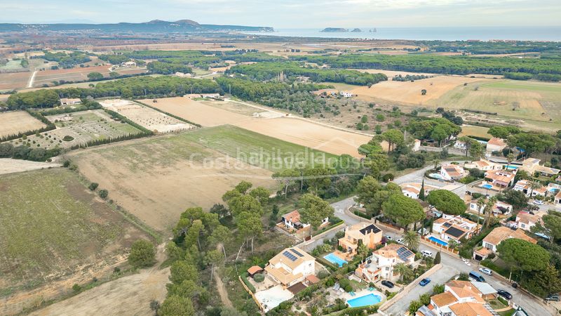 Foto cf9b7d56-ae2b-4c2f-ac1a-cd04c88ff0f1. Terreny residencial a Pals