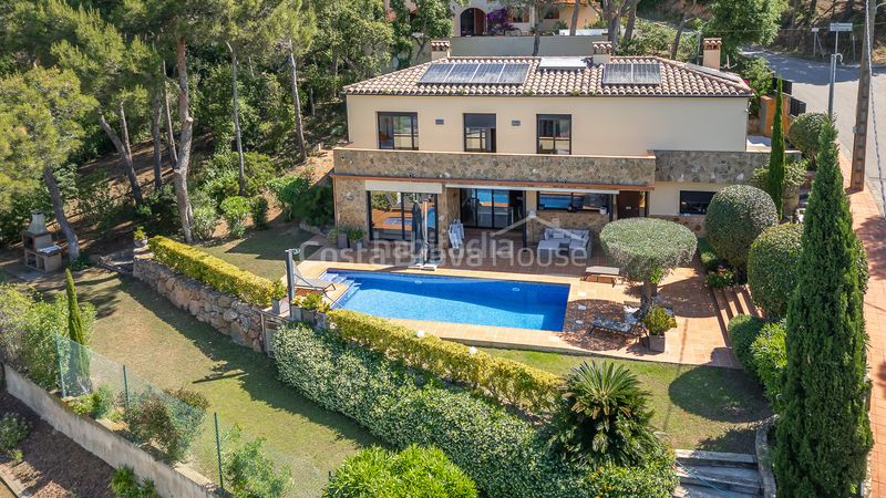 Foto d4cb3137-6466-4da1-8411-cd97e43085cd. Casa amb calefacció aparcament piscina a Tamariu