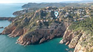 House  Carrer punta d'es mut. Casa en venta en aiguablava con piscina privada, amplia terraza