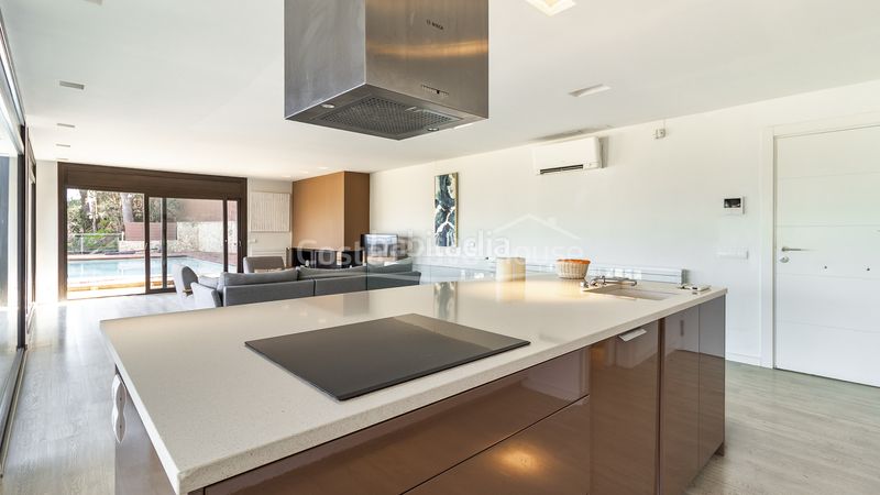 Foto f6ba2a4d-3ef5-40bc-bb05-64466f87a8c8. Casa amb calefacció aparcament piscina a Fornells-Aiguablava Begur