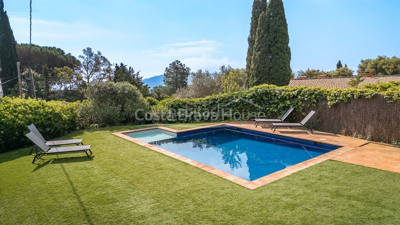 Foto df790ae2-cf9f-42b4-b82d-7b9b4e62fe19. Casa amb calefacció aparcament piscina a residencial Begur-esclanyà Begur