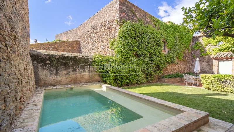 Foto 1cfc73c4-66e0-488a-8ef6-949206177c9e. Masia amb calefacció aparcament piscina a Gualta