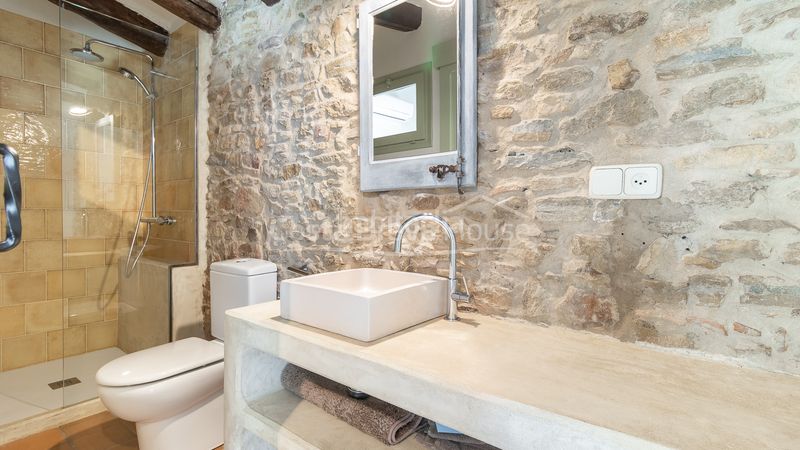 Foto b1ec7462-7598-4daa-9558-86686648fde1. Masia amb calefacció aparcament piscina a Gualta
