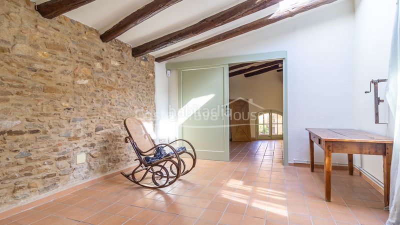 Foto b65302d2-e708-4279-a705-e472952f90d2. Masia amb calefacció aparcament piscina a Gualta
