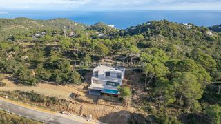 Maison  Vial camino. Casa contemporánea de obra nueva en venta en begur con terrazas,