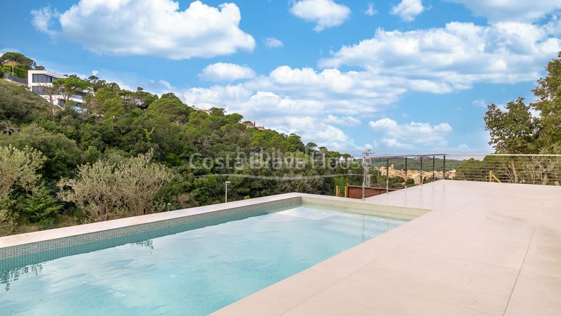 Foto 46ffadff-aac3-4bb6-af58-54068d66b099. Casa amb calefacció aparcament piscina a Begur Begur