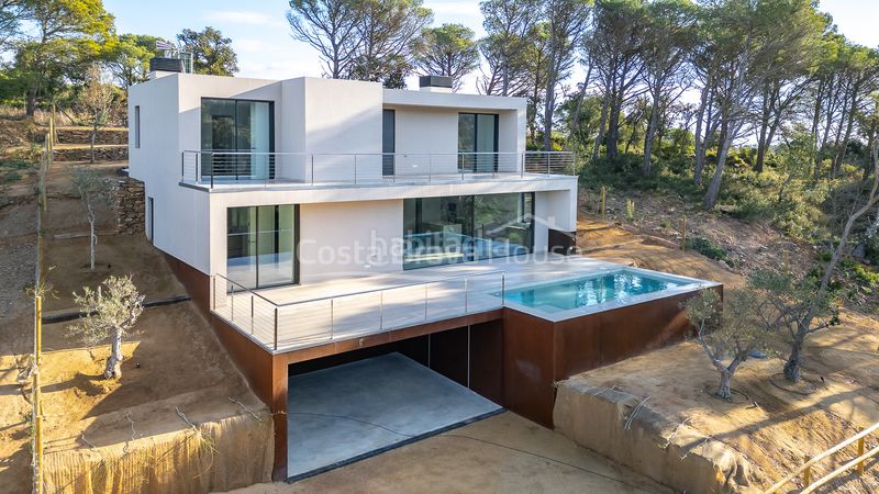 Foto 8686e653-960f-42fb-ab5b-de5bb6ee9e2f. Casa amb calefacció aparcament piscina a Begur Begur