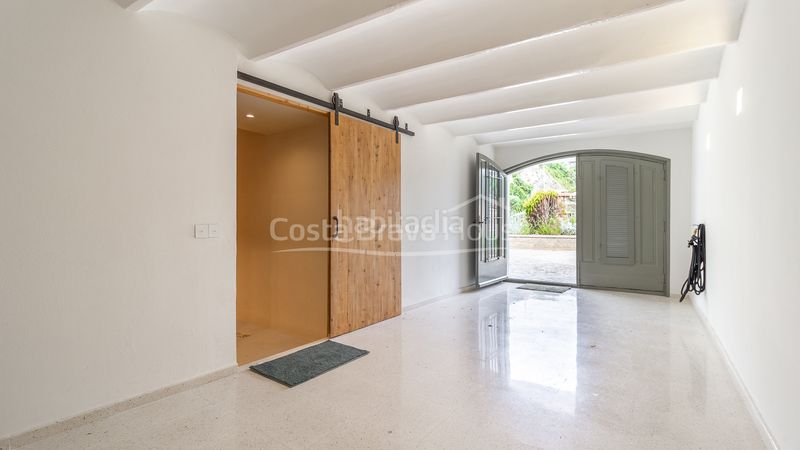 Foto 6f03235d-79a1-4d21-89d8-e7829322b8e5. Casa adossada amb calefacció aparcament a Sa Riera-Sa Fontansa Begur