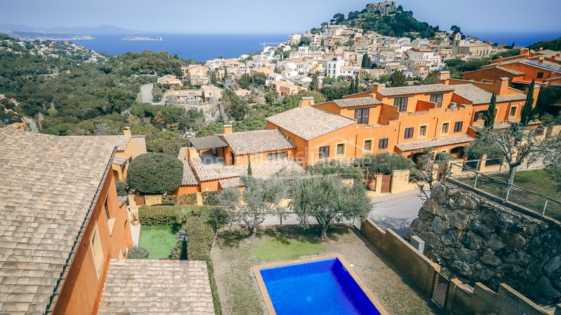 Foto d1b899c0-cf54-4786-a4ee-45be79c95963. Casa adossada amb calefacció aparcament piscina a Begur