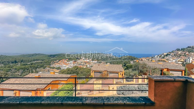 Foto d5a3101f-6be5-41eb-bba9-96d8806109b5. Casa adossada amb calefacció aparcament piscina a Begur