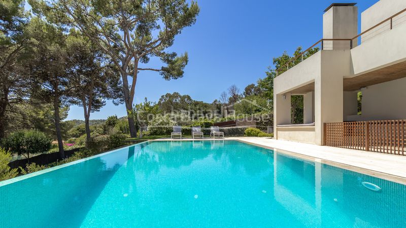Foto 4315ae66-fe8a-4892-8bba-5210f18c8ad6. Casa amb calefacció aparcament piscina a Fornells-Aiguablava Begur