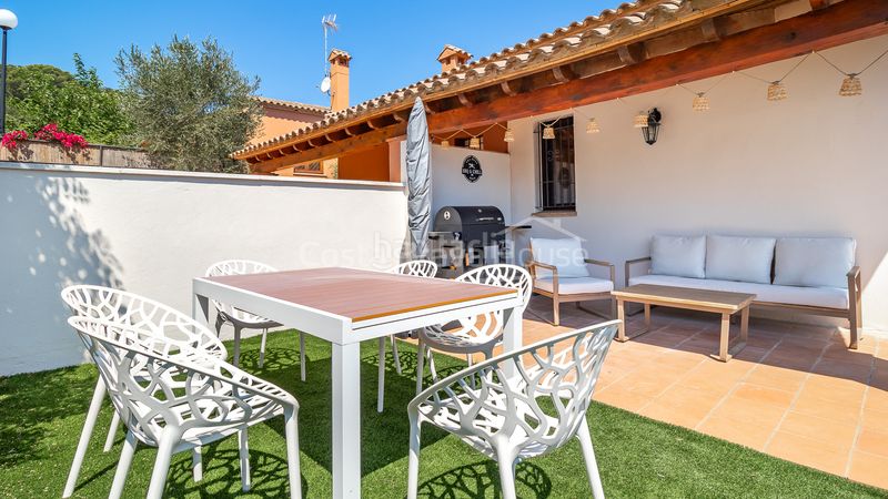 Foto b46183c9-84fc-4eb1-9c35-fc8f22235b55. Casa adossada amb calefacció aparcament piscina a Begur