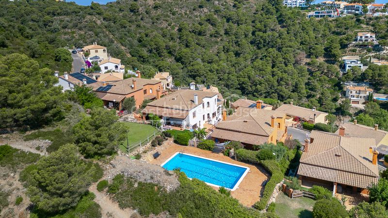 Foto e054dc72-dfbd-4e55-b6df-769ac5214144. Casa adossada amb calefacció aparcament piscina a Begur