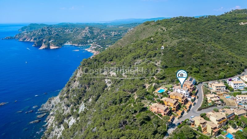 Foto e44ab34d-6b1d-4018-b6ff-5f3b47fba4a3. Casa adossada amb calefacció aparcament piscina a Begur