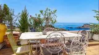Appartement  Carrer cap sa sal. Apartamento en cap sa sal, begur, con terraza privada y vistas a