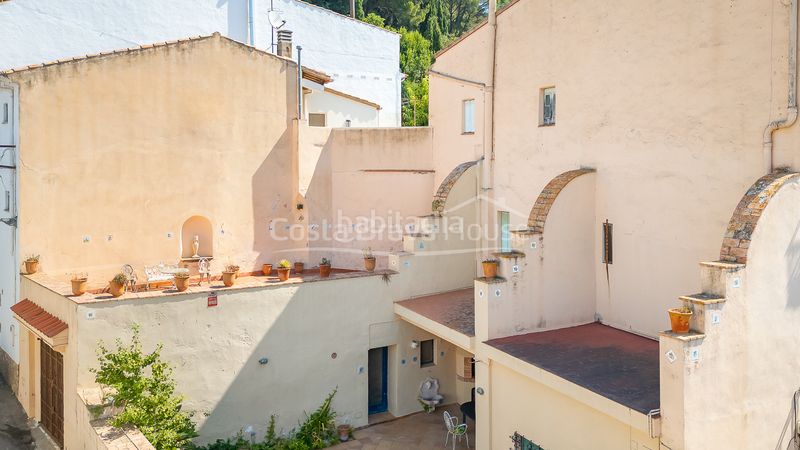 Foto fd3c771c-62c2-4b2e-bb51-8edad19a8028. Masia amb aparcament a Begur Begur