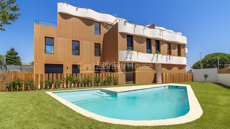 Foto 096eae3c-d165-4222-b04c-37e23dcd7967. Apartament amb calefacció piscina a La Fosca - Cala Margarida Palamós