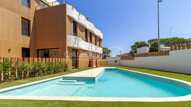 Foto cc29010a-b07a-4629-bd3c-717eedf1e514. Apartament amb calefacció piscina a La Fosca - Cala Margarida Palamós