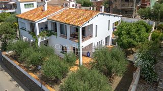 Casa  Carrer de barcelona. Casa unifamiliar en cadaqués con jardín, terraza, garaje para se