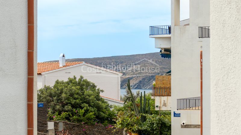 Foto 17188f83-a7db-49bd-9f29-cc290403833e. Casa amb calefacció aparcament a Cadaqués