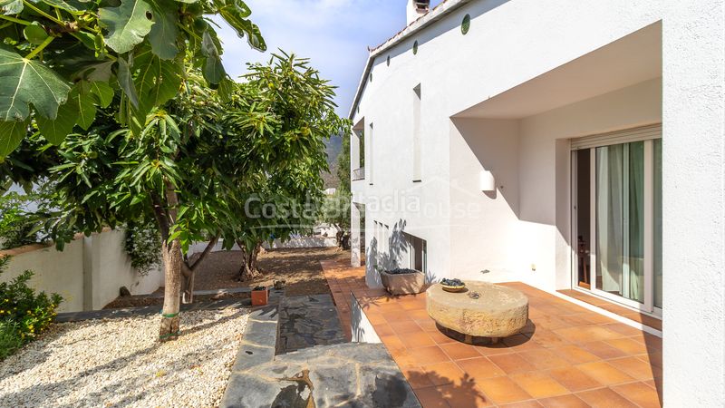 Foto 28a9ae24-a470-4e84-b801-b235962f4d72. Casa amb calefacció aparcament a Cadaqués