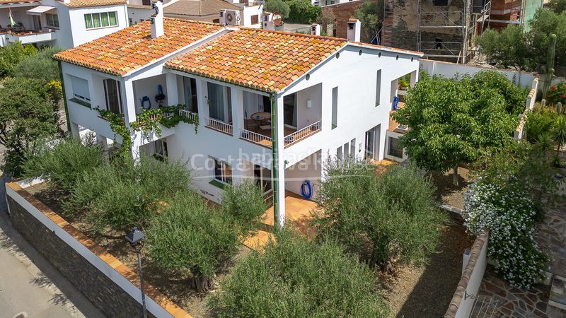 Foto 4b0bb729-3dca-4b0f-be33-9e4c17df9e41. Casa amb calefacció aparcament a Cadaqués