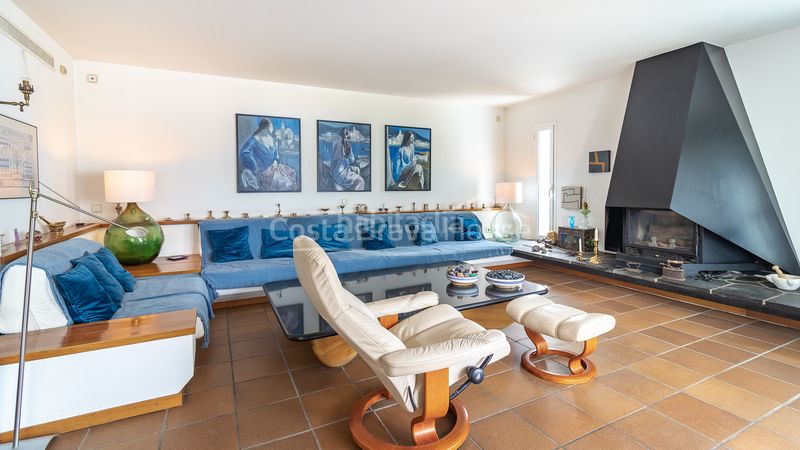 Foto 663feadf-3036-44e2-ad4e-141e95d2ab55. Casa amb calefacció aparcament a Cadaqués