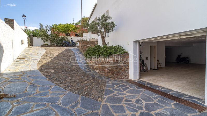 Foto 86c72442-03d1-4cd0-ad22-5585ccc2fd6b. Casa amb calefacció aparcament a Cadaqués