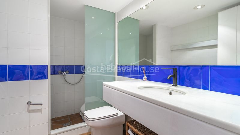 Foto a6570665-e9c5-4ddf-a678-39fd613021f6. Casa amb calefacció aparcament a Cadaqués