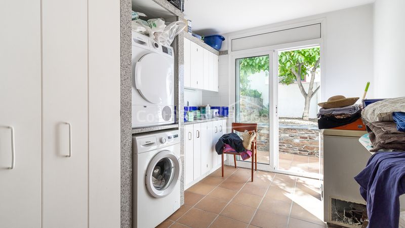 Foto d66bb4e8-ca05-4a6c-a3b9-7396588c204b. Casa amb calefacció aparcament a Cadaqués