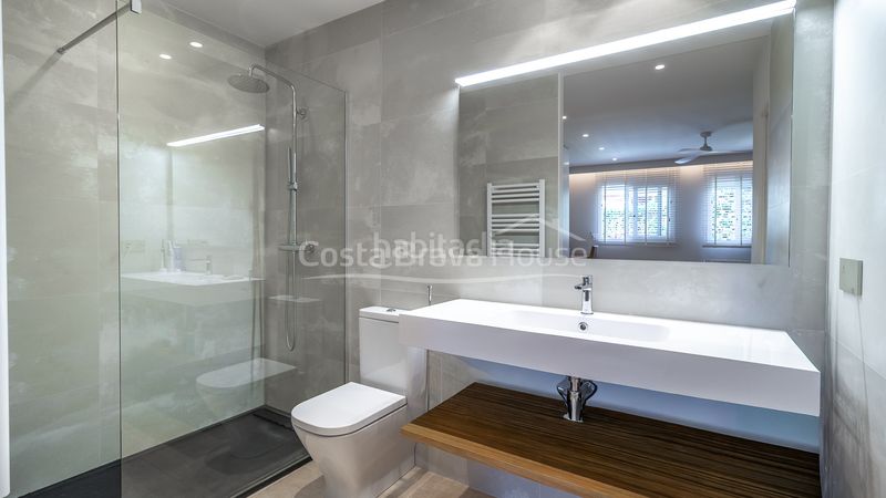 Foto db4b2a0c-fd71-4a31-9af1-1fc6d596ea58. Casa adossada amb calefacció aparcament piscina a Pals
