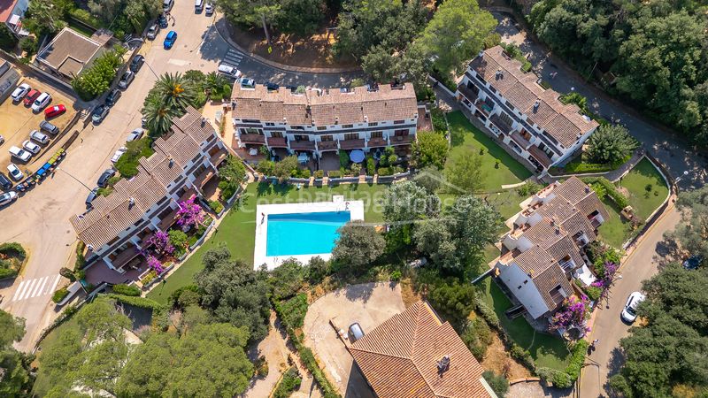 Foto 8aa830b9-f9ad-4083-b23e-6811fda634a3. Casa adossada amb aparcament piscina a Tamariu