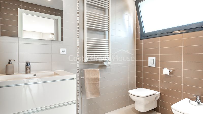 Foto 0d48b122-bc9b-4244-aaf0-040b6513a935. Casa amb calefacció aparcament piscina a Cabanyes-Mas Ambrós-Mas Pallí Calonge
