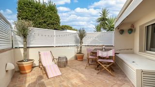 Casa adossada  Carrer gregal. Casa adosada reformada en la fosca con gran patioterraza y dos d