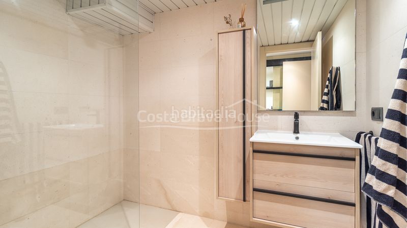 Foto 5a59eb87-9a44-4ca3-85af-9eb512d5cc0b. Casa amb calefacció aparcament piscina a platja de Pals Pals