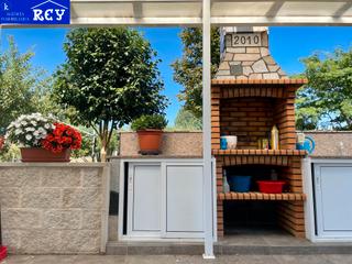 Xalet  Rúa de xubris. Gran casa con terreno y 2 garajes en santiago