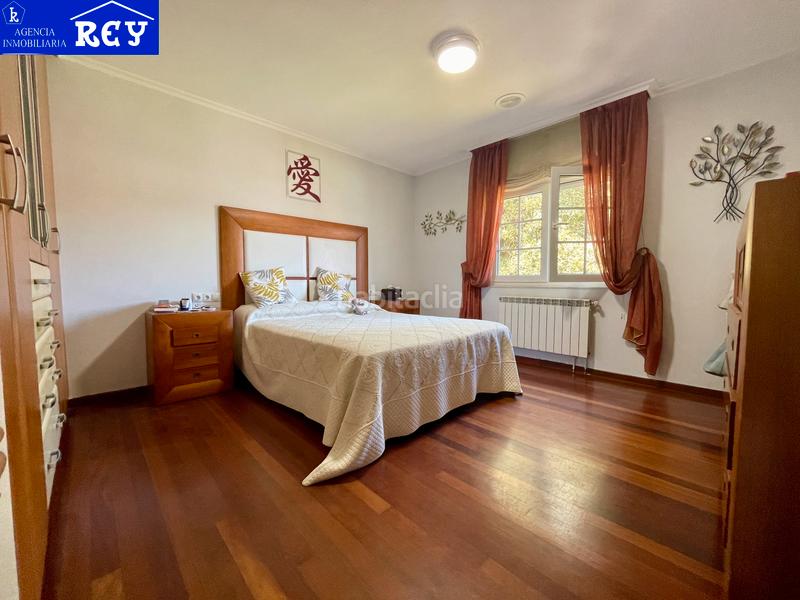 Foto a1044e2c-d8eb-49d2-acef-de0ac4fff0de. Xalet amb aparcament a Bugallido Ames