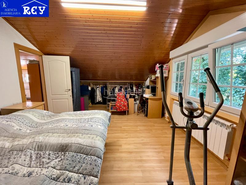 Foto dd5ad1bc-0592-432b-87bc-1e9c295ff4c1. Xalet amb aparcament a Bugallido Ames