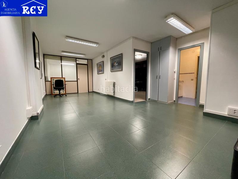 Foto 732387ed-f075-4cb3-9dbb-c14edf46d51d. Rent office space with heating in Ensanche - Sar Santiago de Compostela