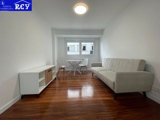 Affitto Appartamento in Rúa do xeneral pardiñas 24. Alquilamos anual apartamento reformado en pleno centro de santia