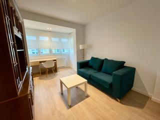 Miete Etagenwohnung in Rúa de sahagún 3. Piso de alquiler anual 3 dormitorios zona corte inglés