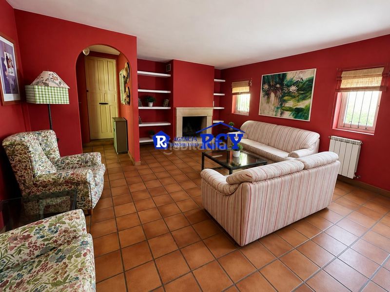 Foto 166b751f-ff88-465c-84c0-af65bb0d14fe. Masia amb aparcament piscina a Vedra