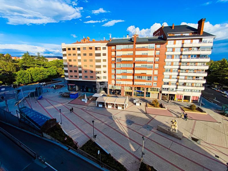 Foto e9e7d809-7f4f-485f-8651-e5a8106c1f36. Pis amb calefacció aparcament a Centro Palencia