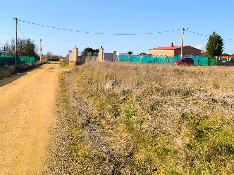 Foto 71ecf97d-3e7d-4a74-9d5a-2d6ae34ae6d1. Fondo rustico in urbanización tarragoso 2 1 in Grijota
