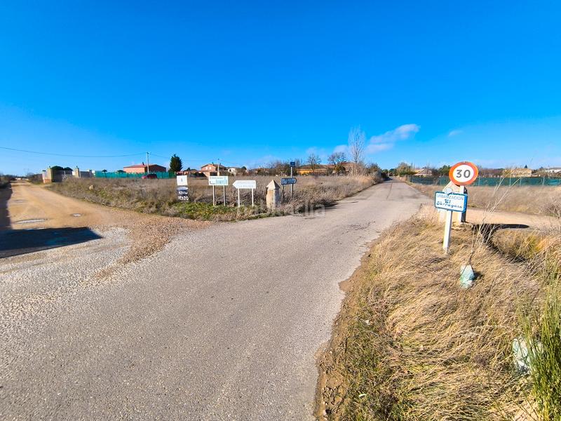 Foto 90203ec2-f950-4c66-83e2-23e694abd3d2. Fondo rustico in urbanización tarragoso 2 1 in Grijota